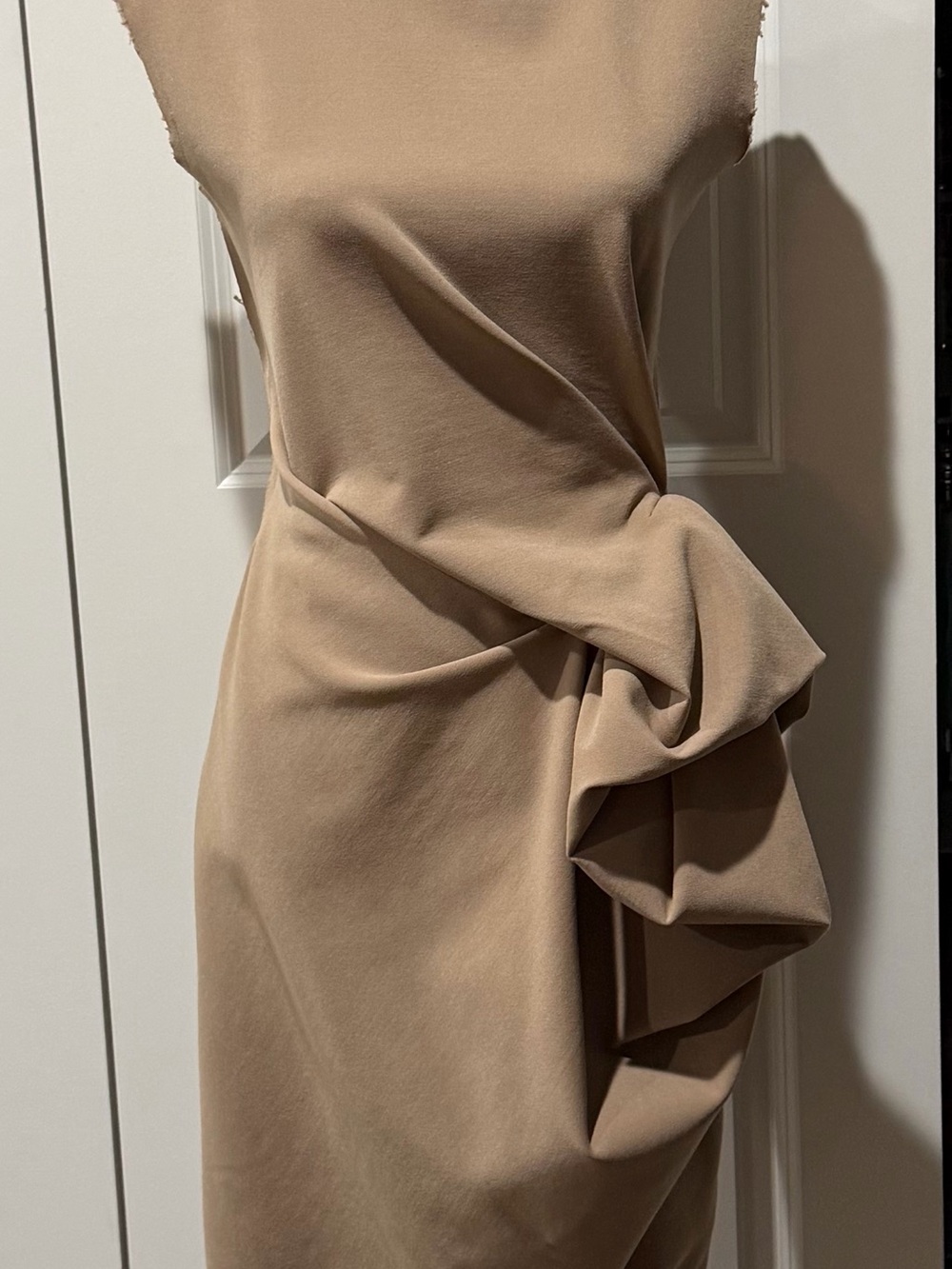 LANVIN RIVER 2009 TAN SCULPTURAL SIDE DRAPE DRESS - FR 36 - Picture 3 of 6